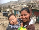 01-Junge_Mutter_mit_Kind_in_Pachacutec